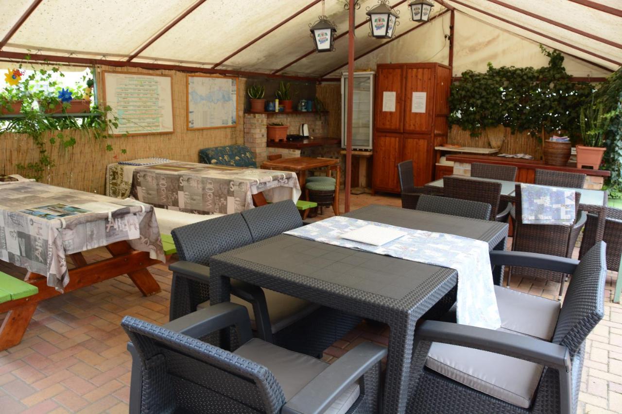 Unicum Vendégház Abádszalók Extérieur photo